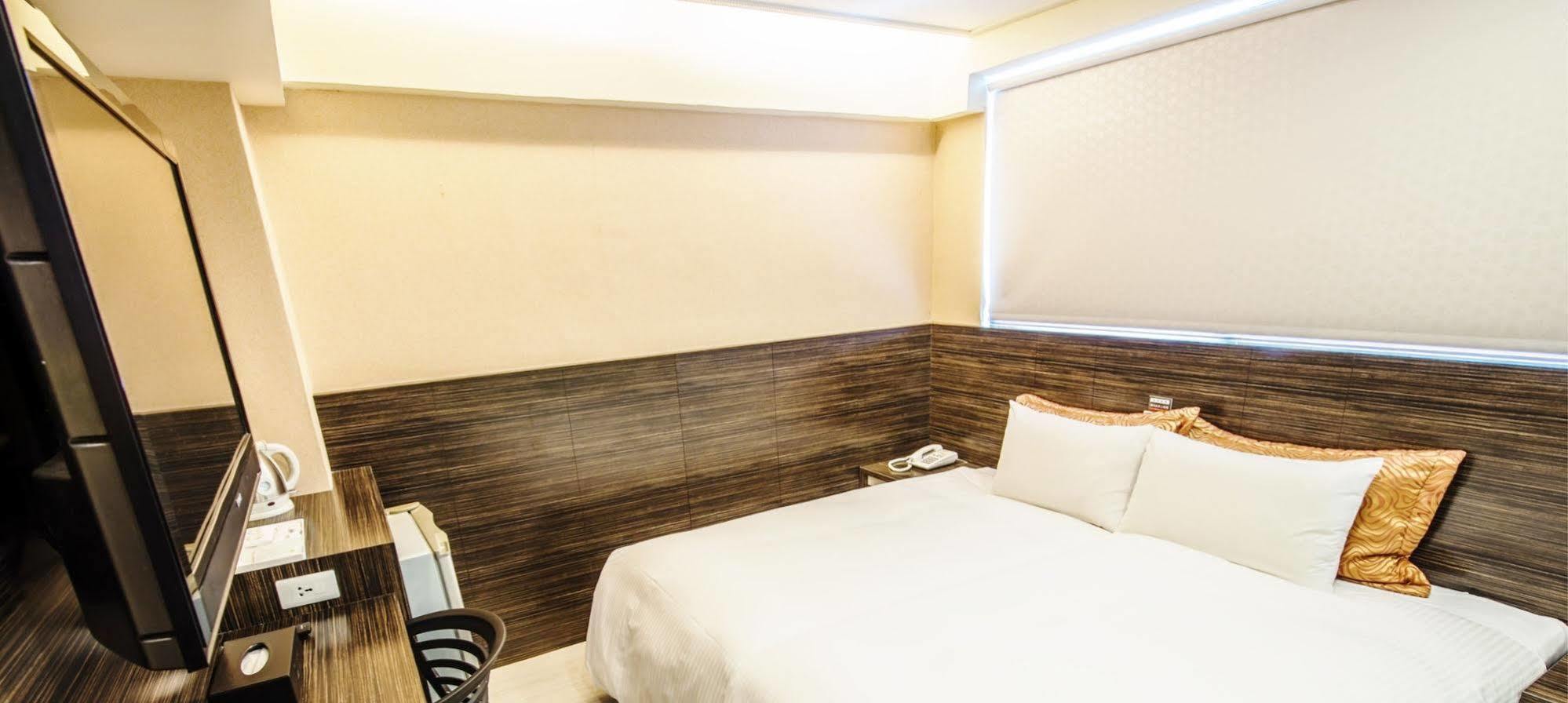 Wecan Hotel Гаосюн Екстер'єр фото