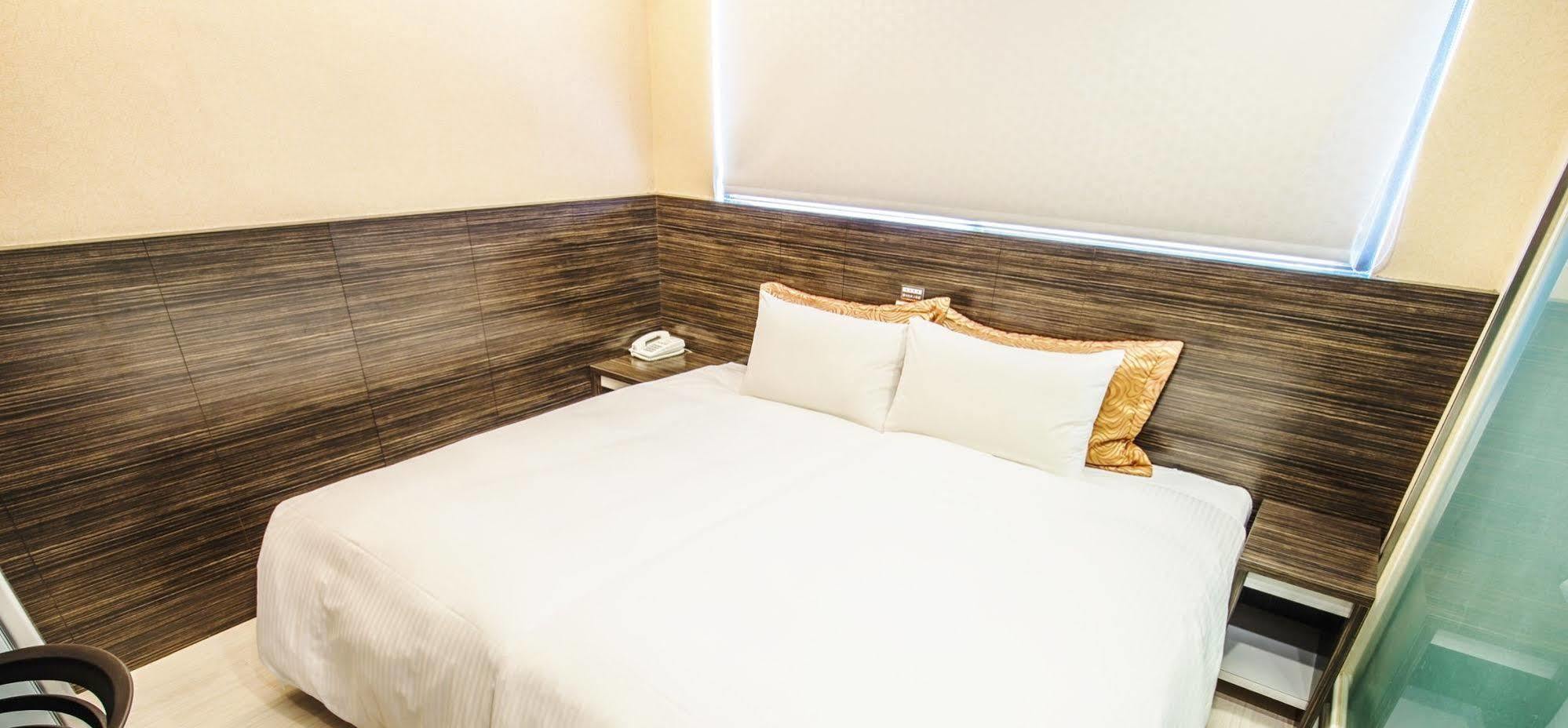 Wecan Hotel Гаосюн Екстер'єр фото